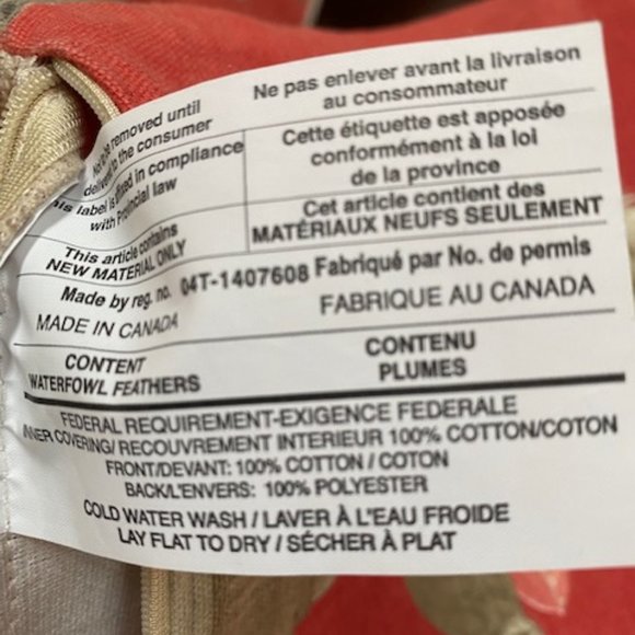 2 Decorative Pillow covers - Picture 3 of 7